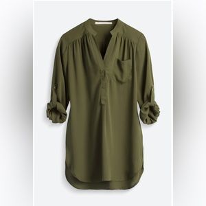 41 Hawthorn’s Colibri Solid Tab Sleeve Blouse